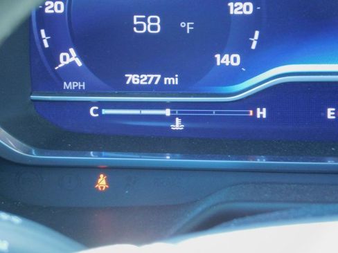 Used 2023 Chevrolet Suburban LT image 20