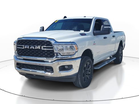 Used 2024 RAM 2500 Big Horn AWD/4WD image 3