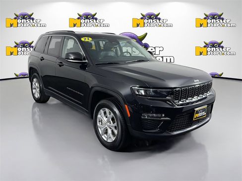 Used 2023 Jeep Grand Cherokee Limited image 3