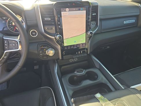 Used 2025 RAM 1500 Laramie AWD/4WD image 19