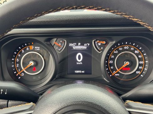 Used 2024 Jeep Gladiator Sport image 10