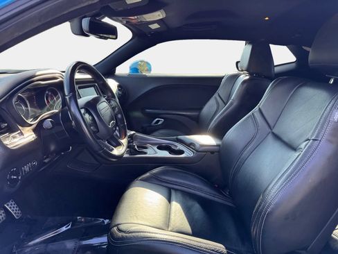 Used 2016 Dodge Challenger R/T Scat Pack RWD image 9