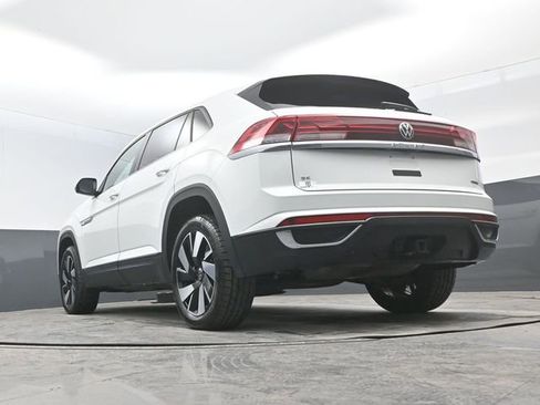 Used 2025 Volkswagen Atlas Cross Sport SE image 20