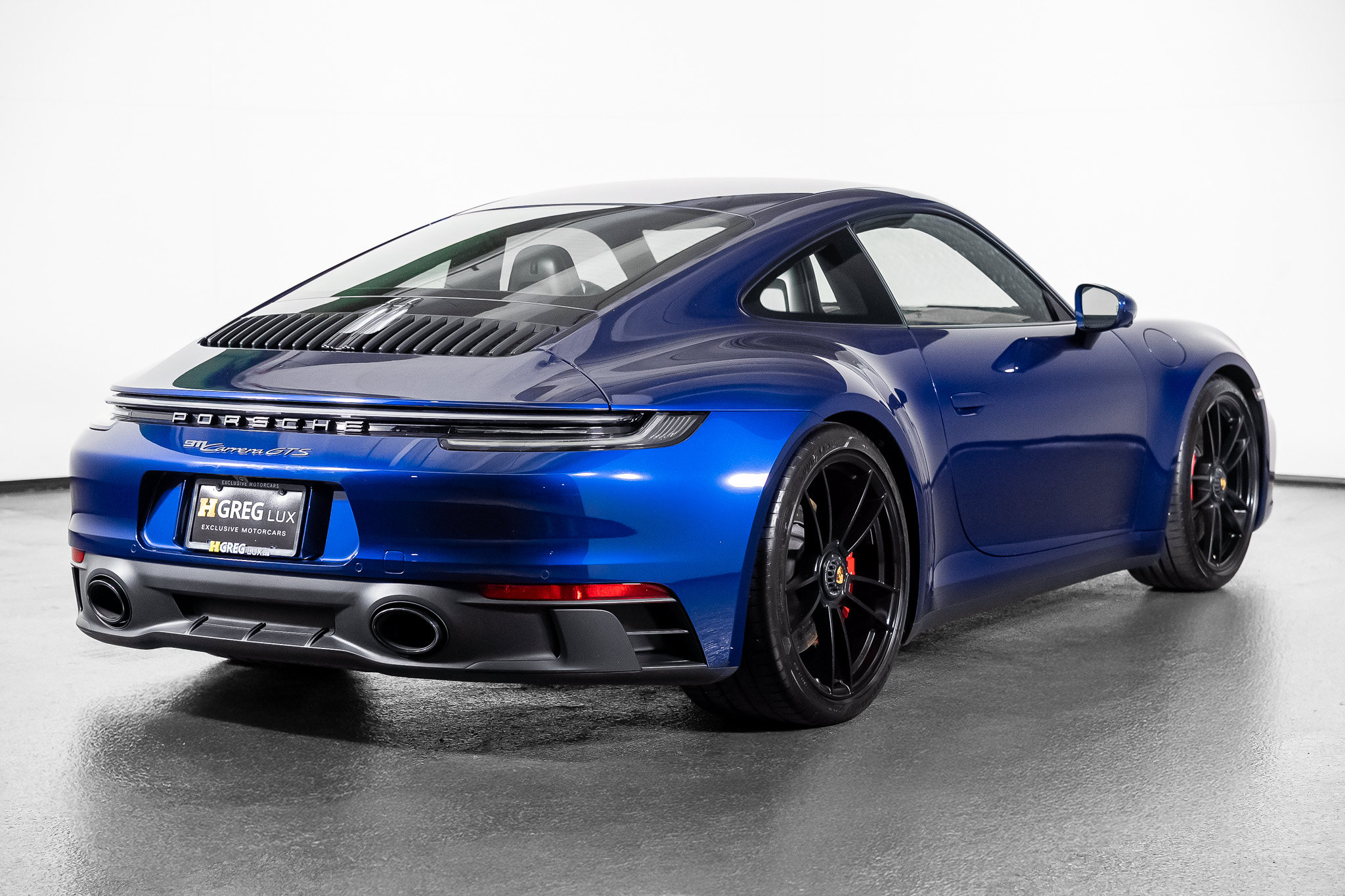 Used 2024 Porsche 911 Carrera GTS w/ Premium Package RWD image 28