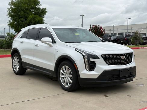 Certified 2023 Cadillac XT4 Luxury w/ Cold Weather Package FWD image 1