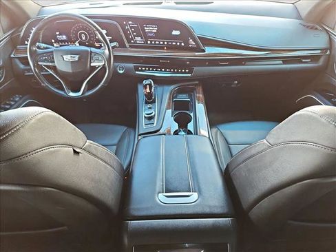 Used 2022 Cadillac Escalade Luxury w/ LPO, Floor Liner Package image 17