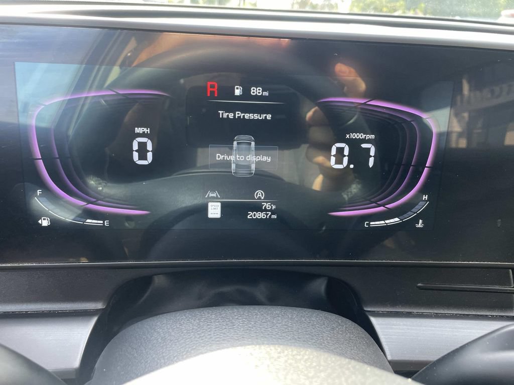 Used 2025 Kia Sportage EX FWD image 32