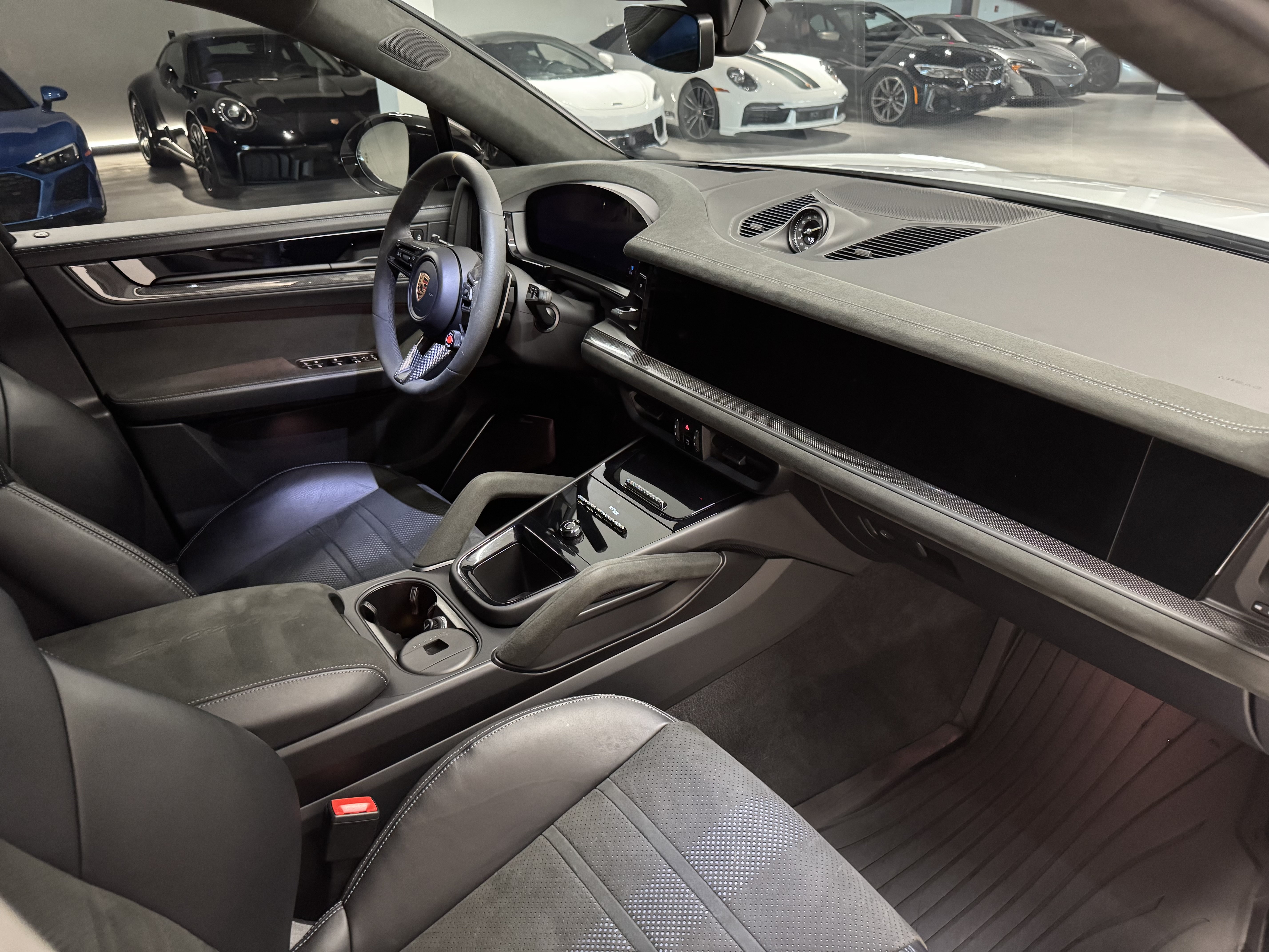 Used 2024 Porsche Cayenne Turbo GT AWD/4WD image 20