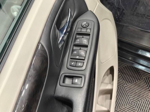 Used 2020 Dodge Grand Caravan SE FWD image 39