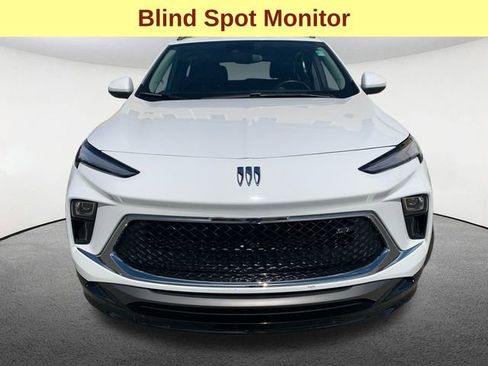 Used 2024 Buick Encore GX Sport Touring image 4