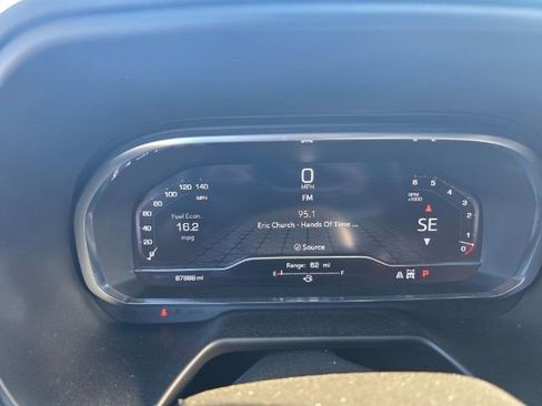 Used 2024 GMC Yukon XL SLT image 32