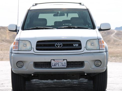 Used 2002 Toyota Sequoia SR5 image 2