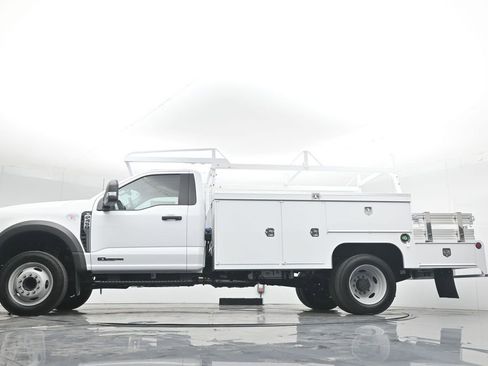 New 2025 Ford F450 XL w/ XL Chrome Package image 7