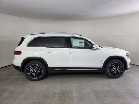 New 2026 Mercedes-Benz GLB 250 image 3