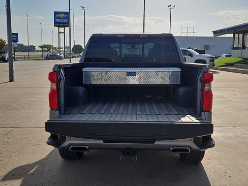 Used 2019 Chevrolet Silverado 1500 High Country w/ High Country Premium Package AWD/4WD image 6