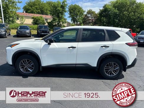 Used 2023 Nissan Rogue S AWD/4WD image 2