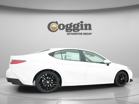 New 2026 Toyota Camry SE image 21