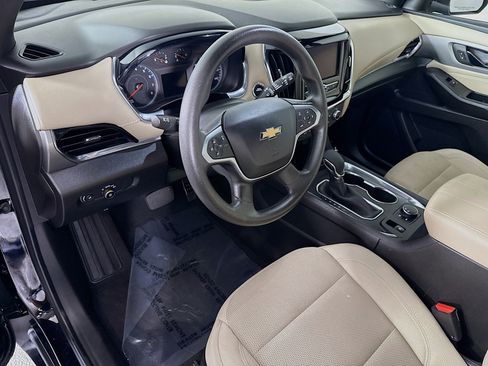 Used 2023 Chevrolet Traverse LS FWD image 23