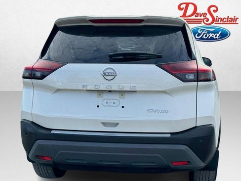 Used 2023 Nissan Rogue SV image 8