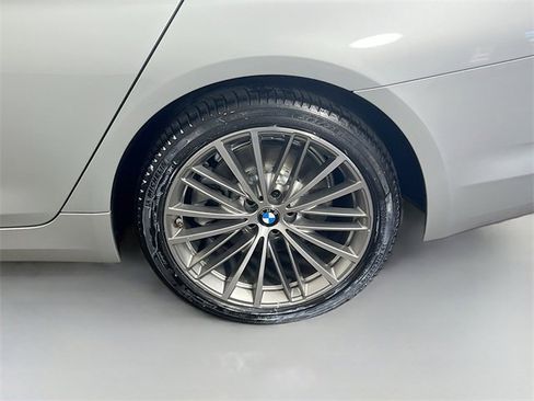 Used 2019 BMW 530i w/ Convenience Package image 25
