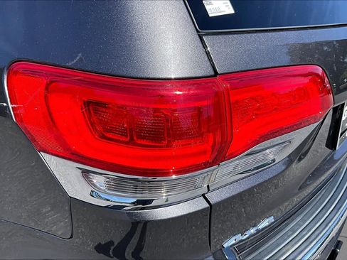 Used 2017 Jeep Grand Cherokee Overland AWD/4WD image 29