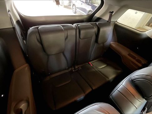 Used 2026 Kia Carnival FWD image 15