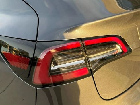 Used 2023 Tesla Model 3 Standard Range image 27