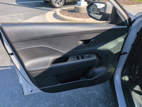 New 2026 Hyundai Kona SE FWD image 13