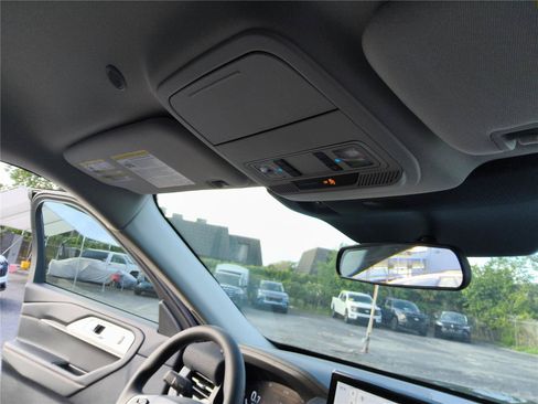 New 2026 Ford Explorer Active RWD image 30