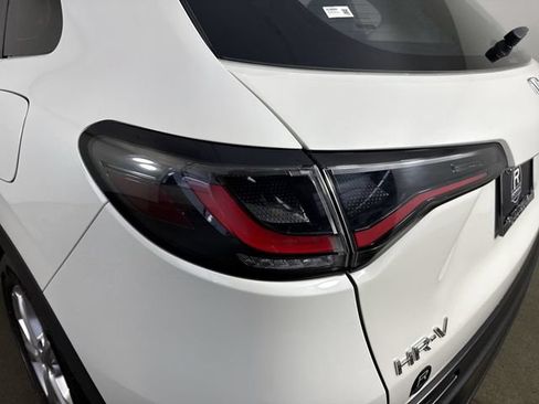 Used 2023 Honda HR-V LX image 29