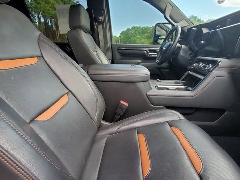 Used 2024 GMC Sierra 2500 AT4 w/ AT4 Premium Plus Package image 4