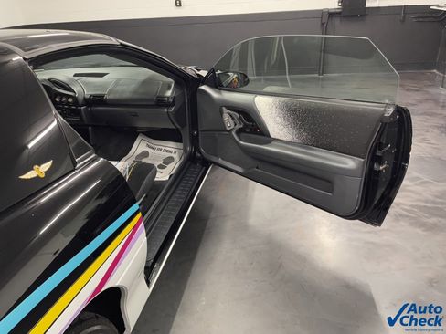 Used 1993 Chevrolet Camaro Z28 image 32