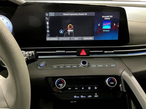 Used 2024 Hyundai Elantra SEL image 9