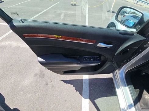 Used 2012 Chrysler 300 image 9