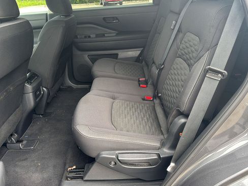 Used 2025 Nissan Pathfinder SV AWD/4WD image 10