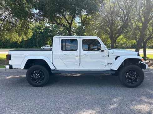 Used 2022 Jeep Gladiator Overland AWD/4WD image 5