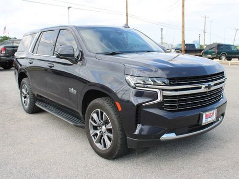 Used 2022 Chevrolet Tahoe LT w/ Luxury Package image 3