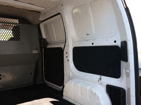 Used 2018 Nissan NV200 S image 27