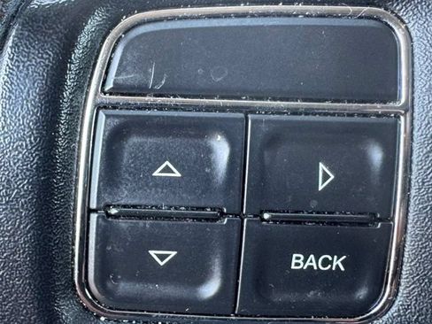 Used 2017 Dodge Journey SXT w/ Comfort/Convenience Group FWD image 5