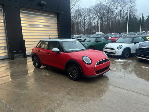 New 2026 MINI Cooper S image 2