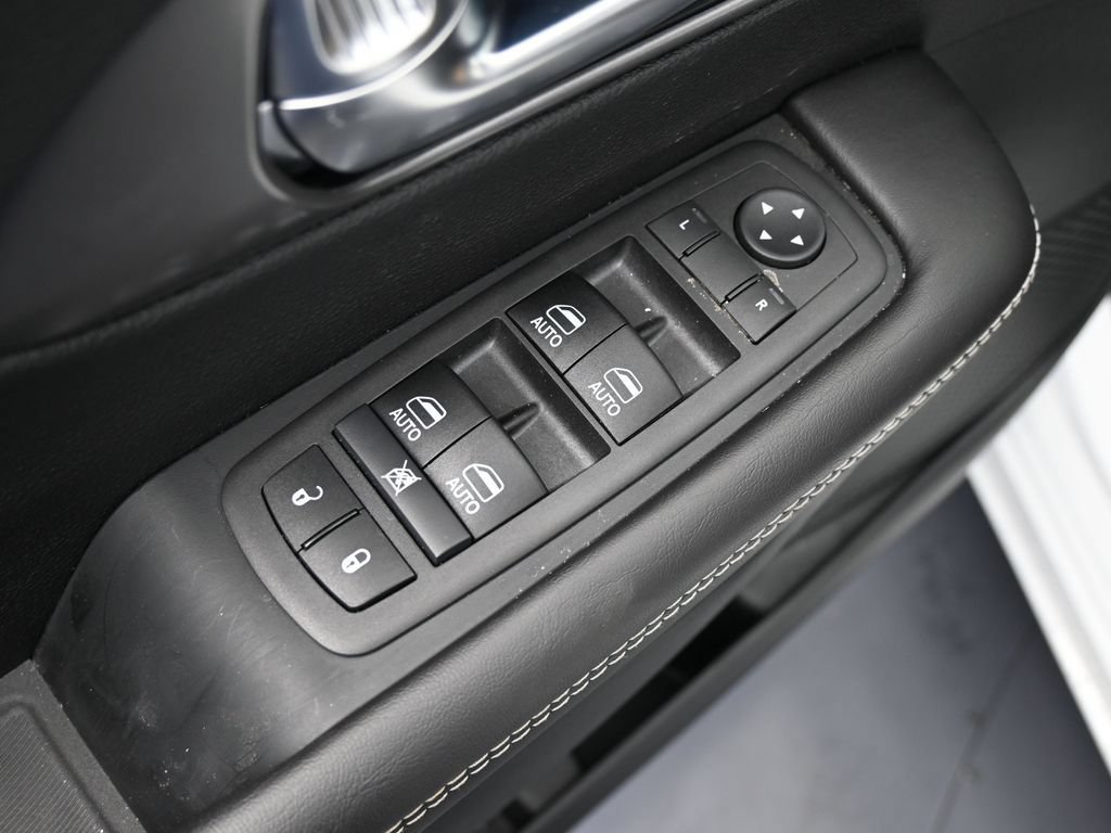 New 2026 Chrysler Pacifica Select w/ S Appearance Package FWD image 17
