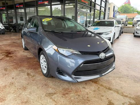 Used 2018 Toyota Corolla LE FWD image 1