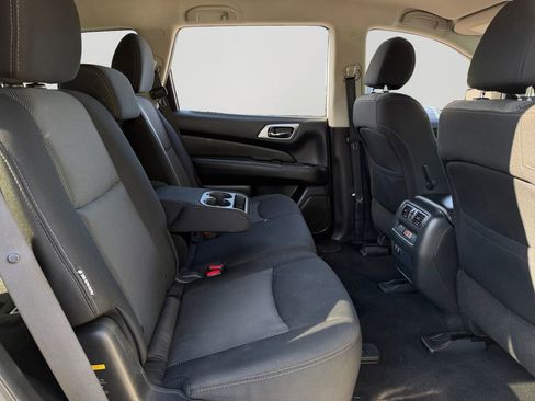 Used 2020 Nissan Pathfinder S FWD image 9