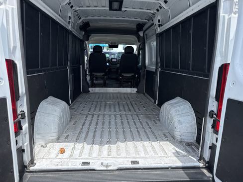 Used 2024 RAM ProMaster 2500 w/ Convenience Group FWD image 23