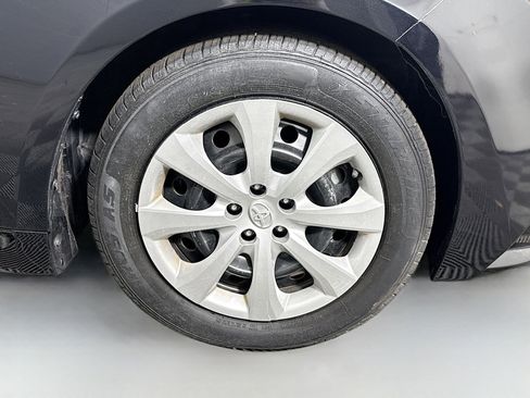 Used 2023 Toyota Corolla LE image 31