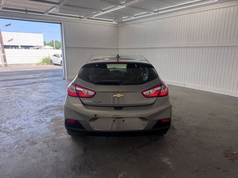 Used 2018 Chevrolet Cruze LT w/ Convenience Package FWD image 6