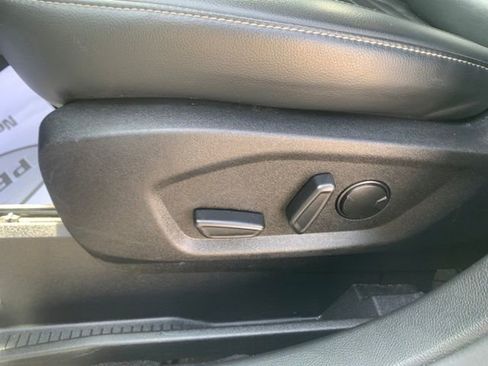 Used 2024 Ford Edge SEL image 12