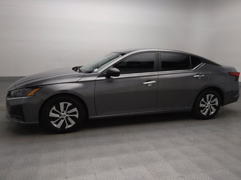 Used 2025 Nissan Altima 2.5 S FWD image 2