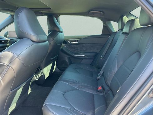Used 2022 Toyota Avalon Limited w/ Advanced Safety Package FWD image 10