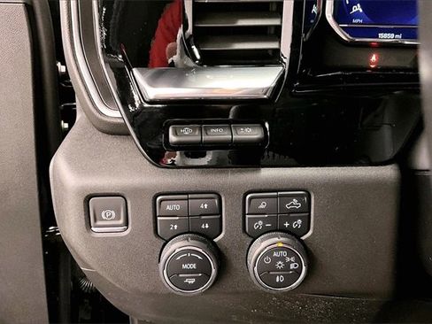 Used 2024 Chevrolet Silverado 1500 High Country w/ High Country Premium Package image 36